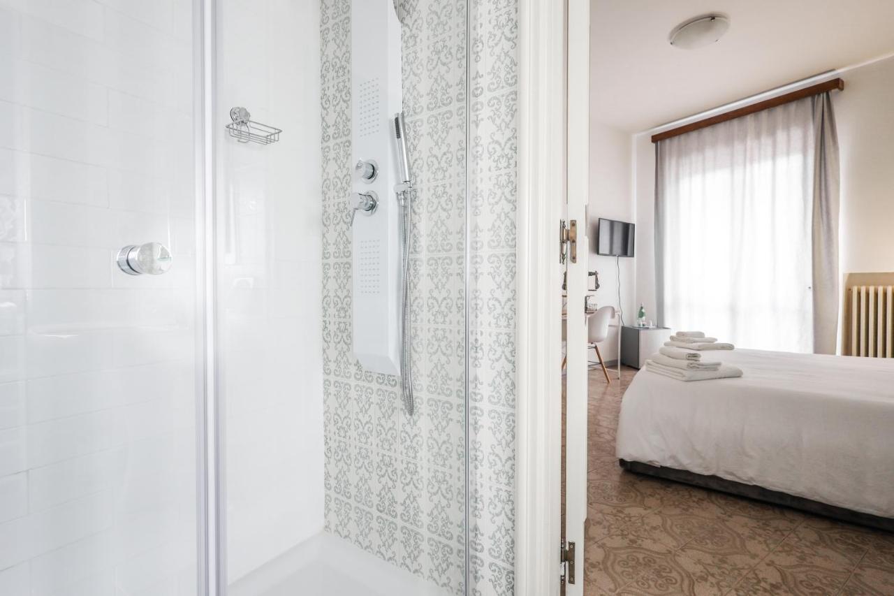 2 Santi - Suite And Rooms レッチェ エクステリア 写真