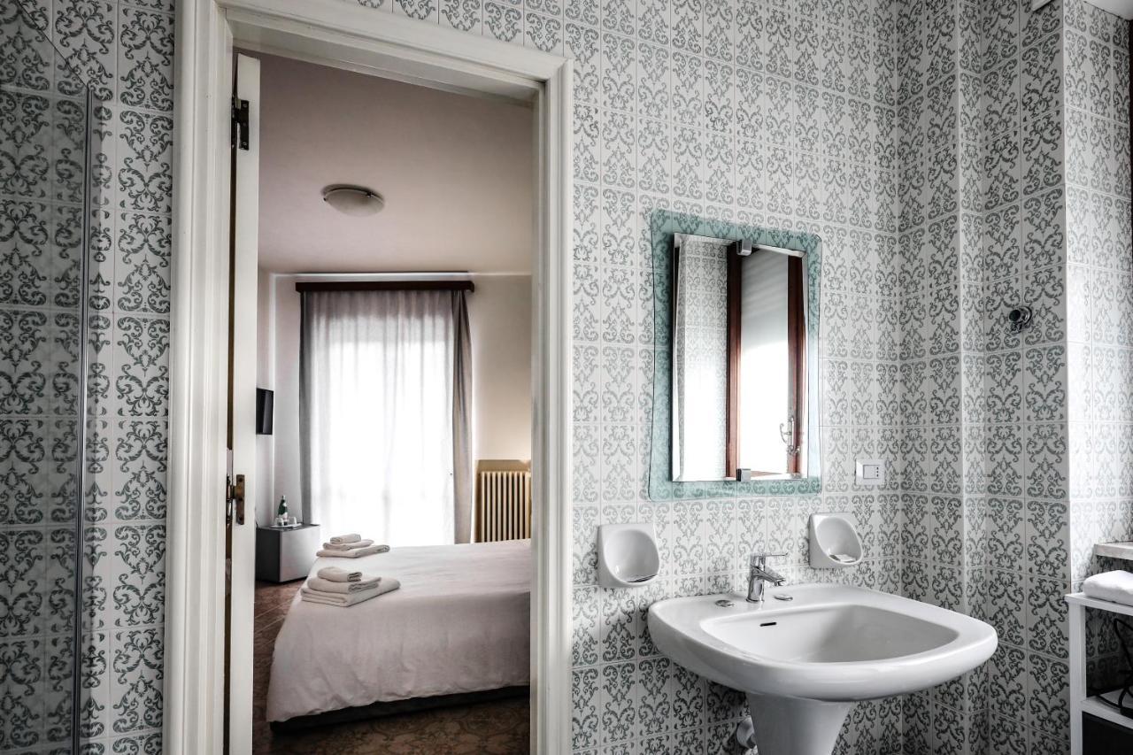 2 Santi - Suite And Rooms レッチェ エクステリア 写真