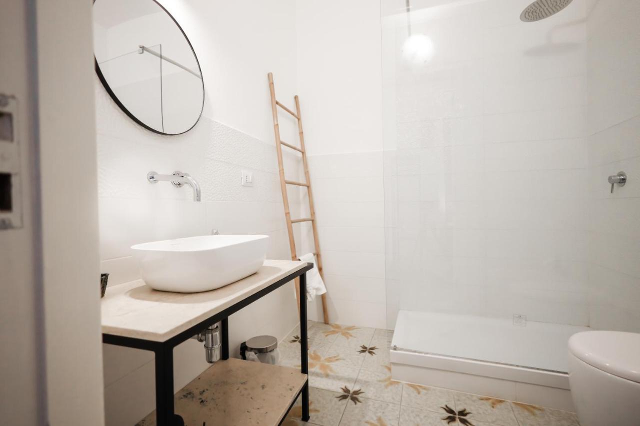 2 Santi - Suite And Rooms レッチェ エクステリア 写真