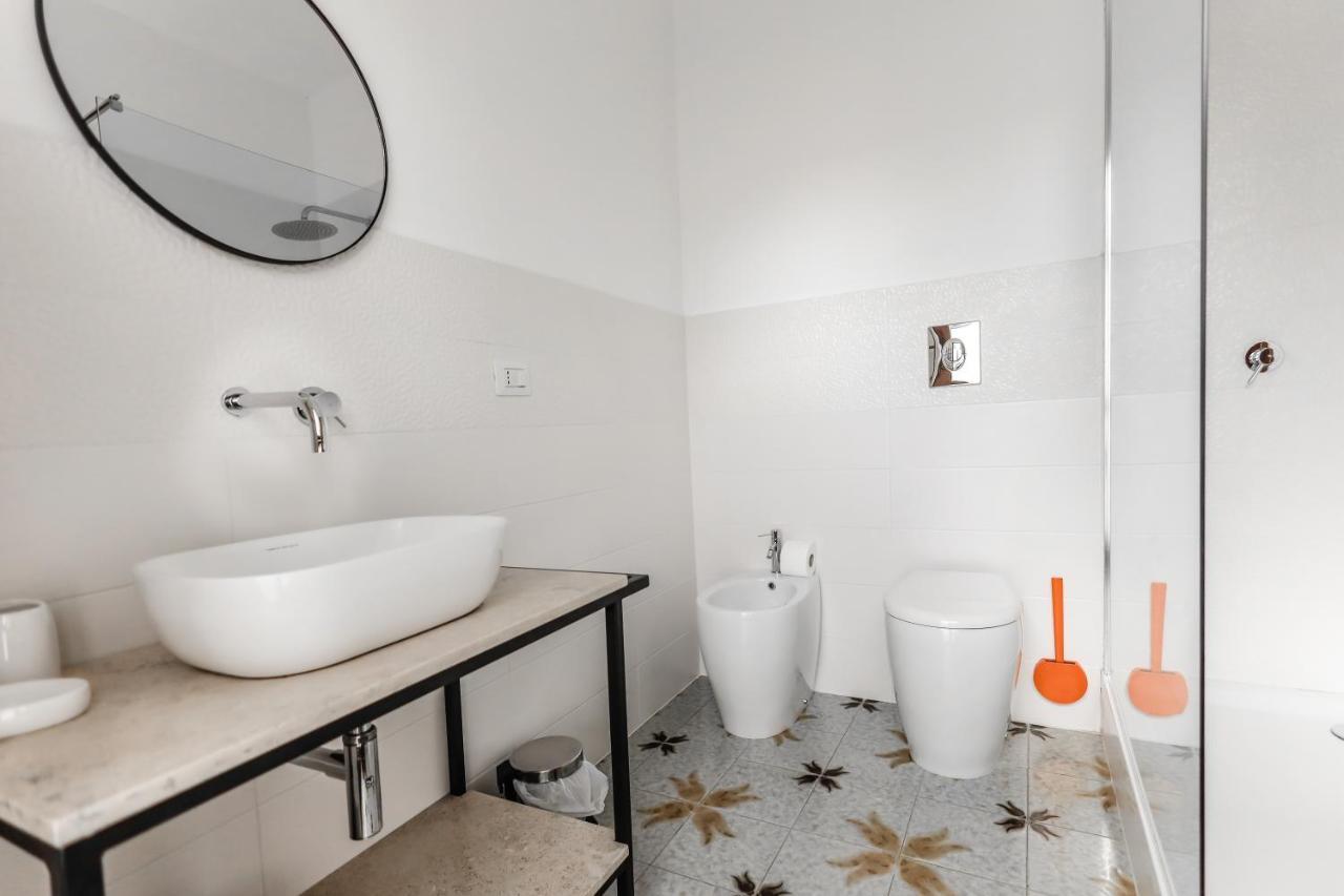 2 Santi - Suite And Rooms レッチェ エクステリア 写真