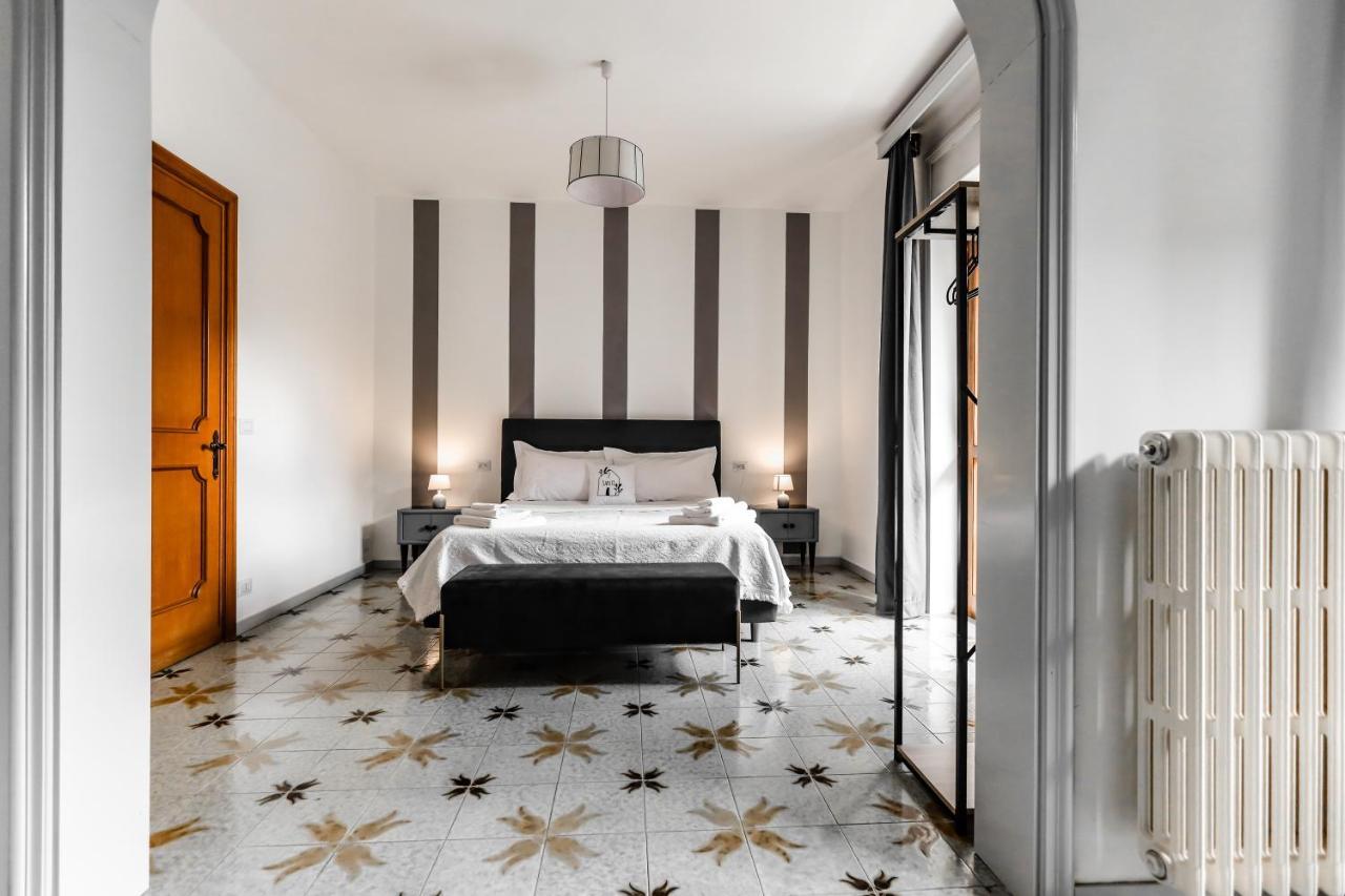 2 Santi - Suite And Rooms レッチェ エクステリア 写真