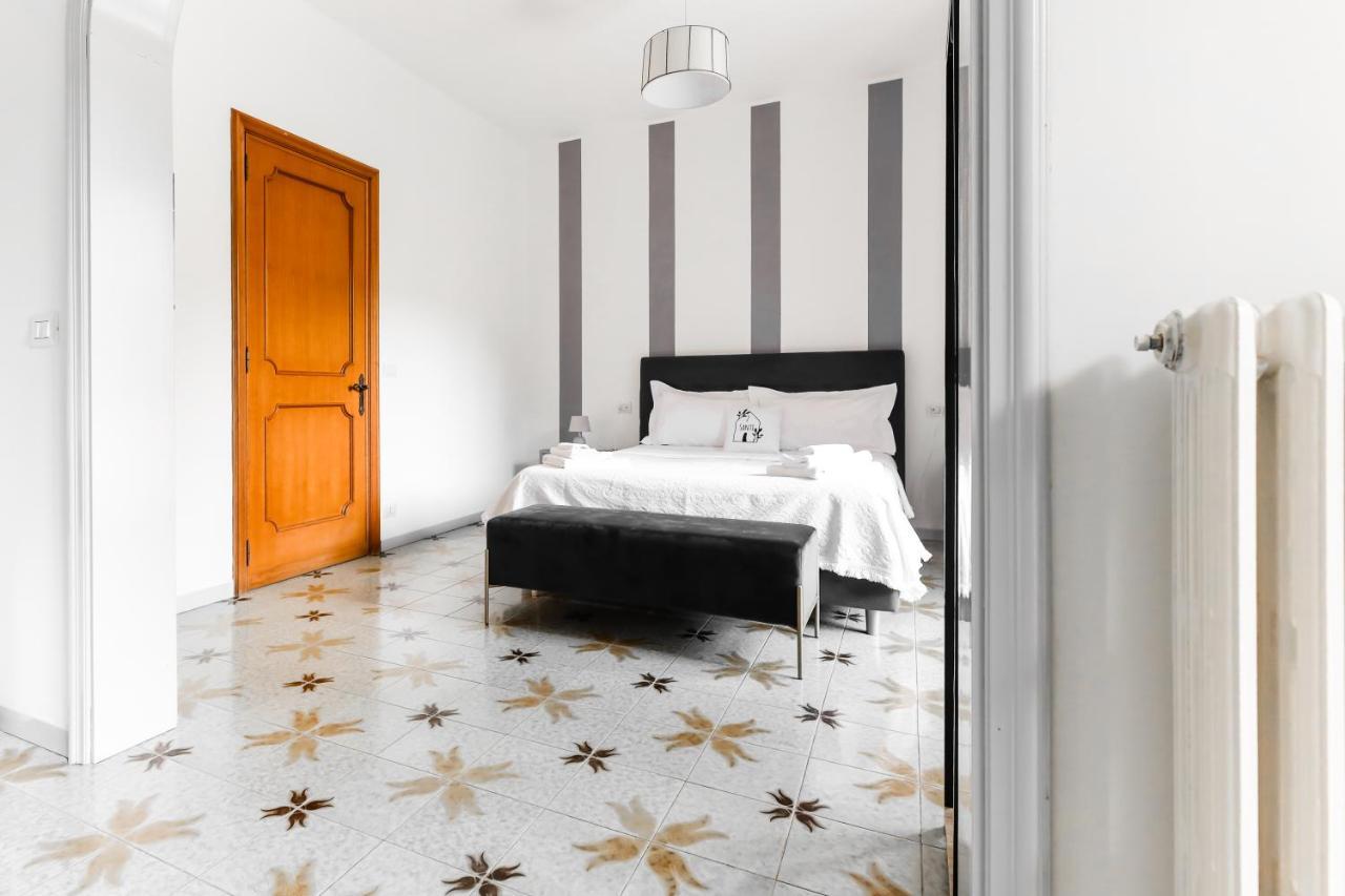 2 Santi - Suite And Rooms レッチェ エクステリア 写真